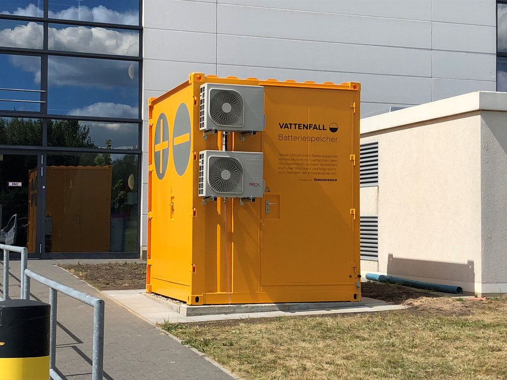 Batteriepartnerschaft oranger Batteriespeicher