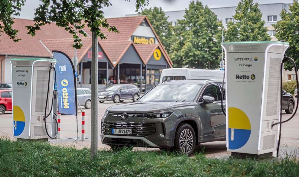 Dieses Foto zeigt ein ladendes Elektroauto