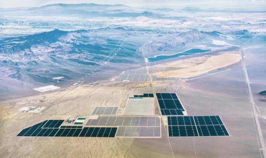 Solarkraftwerk in der Wüste Mojave Desert - Nevada, USA