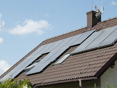 Funktionsweise einer Solaranlage und der Unterschied zur PV-Anlage🥇