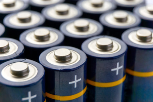 Teaserbild Infowelt Energie Batterietest Nahaufnahme Batterien