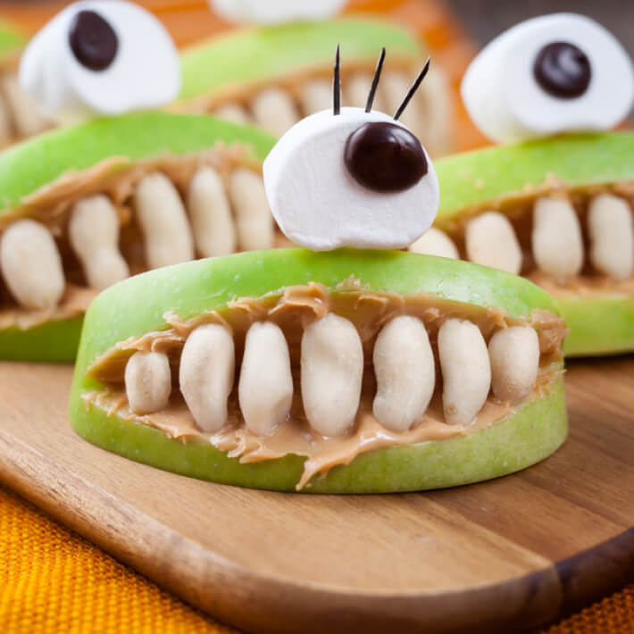 Halloween Monster Snacks aus Äpfeln