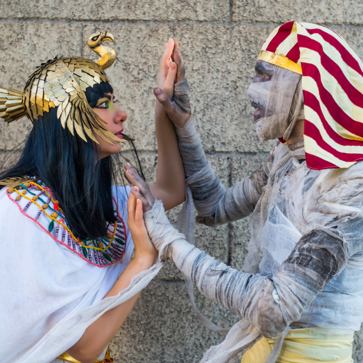Pharaonin und Mumie