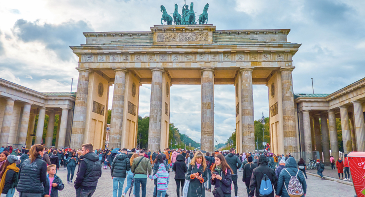 Menschenmassen vor Brandenburger Tor